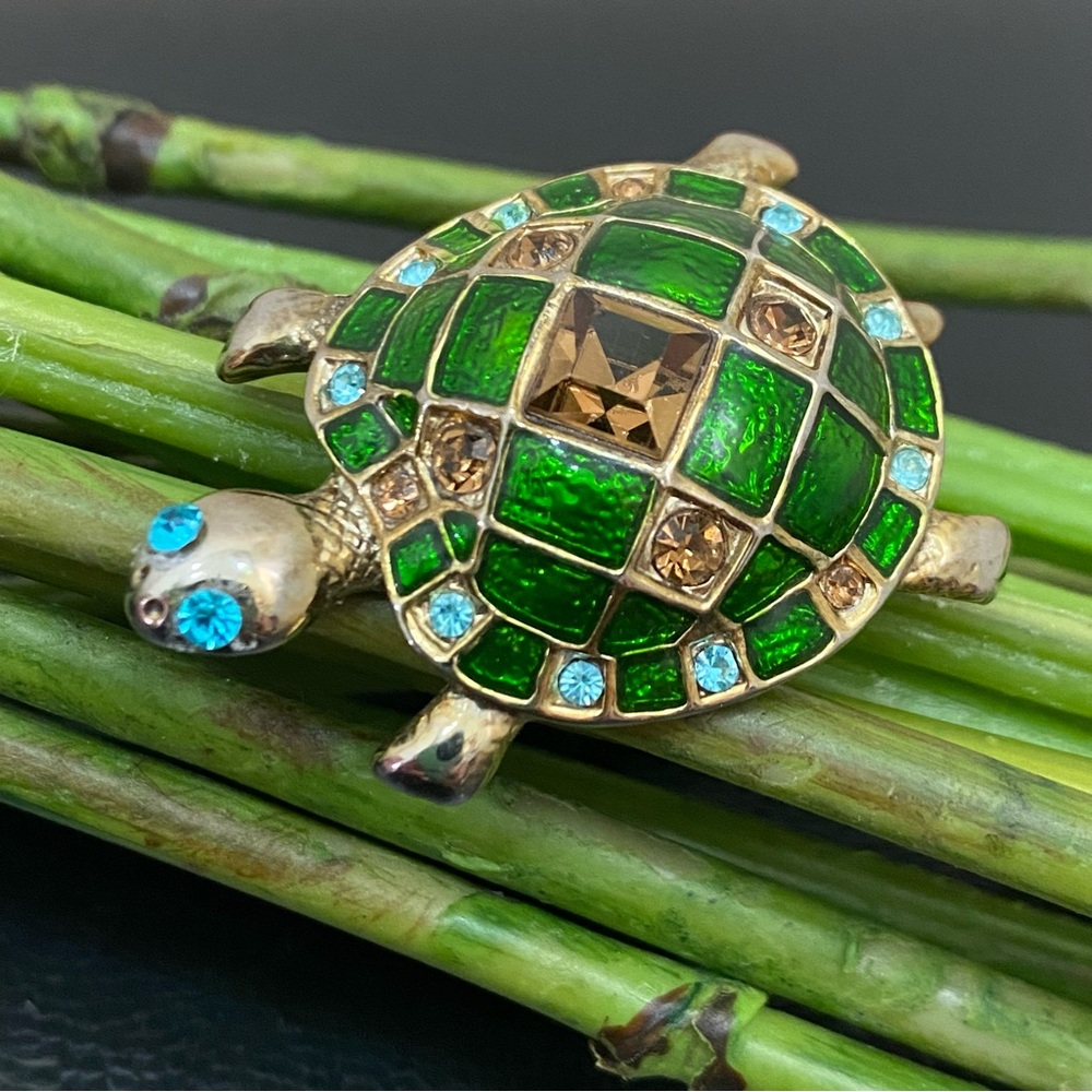 Vintage Green Turtle Enamel Rhinestones Small Fashion Brooch 17.2g